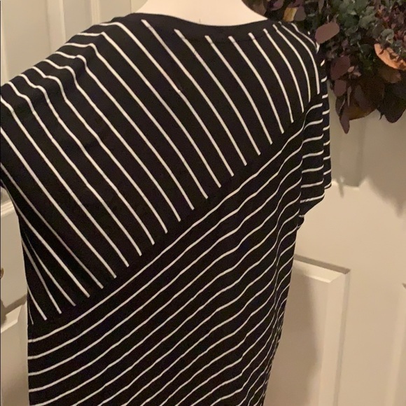 Plus size diagonal striped soft v neck top - Picture 4 of 7